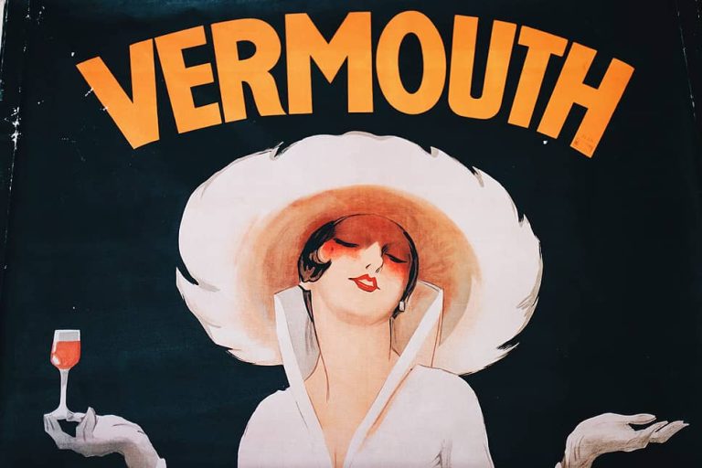 Diferencia entre vermouth blanco y vermouth rojo, sus orígenes y las mejores combinaciones que puedes lograr con ellos